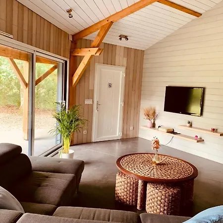 L Estanguet Maison Octogonale En Foret *